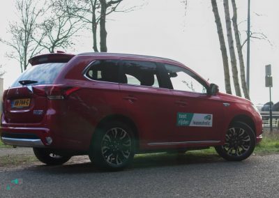 Mitsubishi Outlander PHEV zijkant