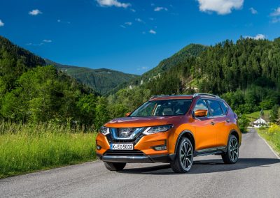 Nissan X-Trail front