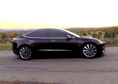 Tesla Model 3 specificaties black side