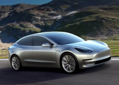 Tesla Model 3 specificaties silver driving