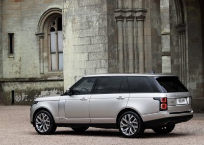 Range Rover P400e Plug-in hybride lease zijkant