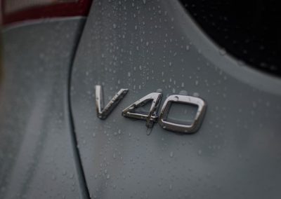 Volvo V40 test lease badge