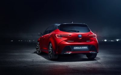 Auris wordt Toyota Corolla en laat zijn kont zien